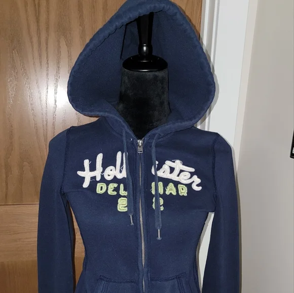 HOLLISTER - Picture 3 of 12